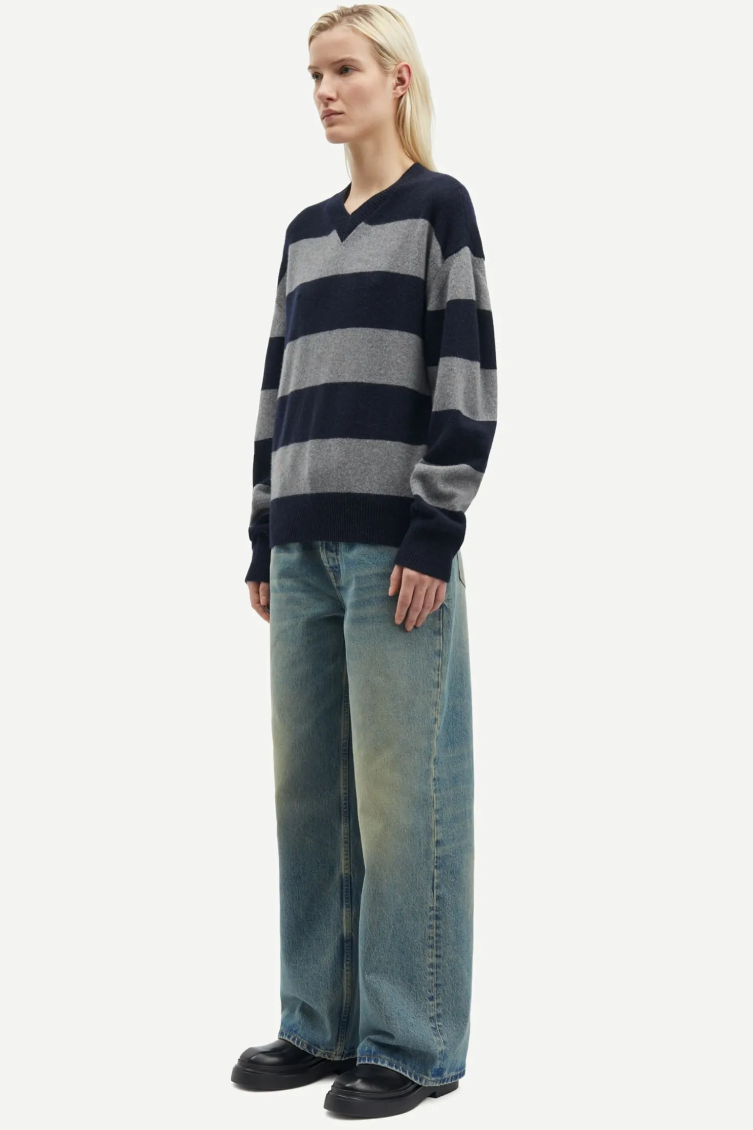 SABIRGITTE V-NECK SWEATER 15356