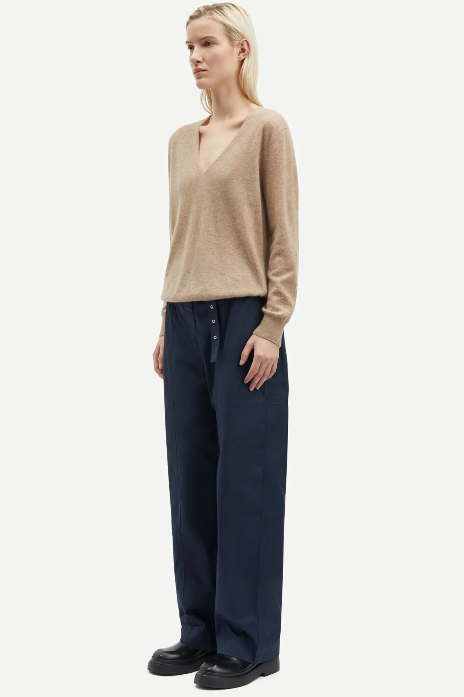 SALOREA V-NECK SWEATER 15336